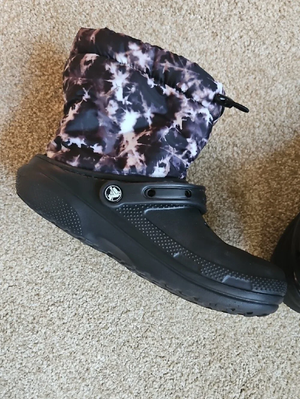 CROCS Size 7 Men's 9 Women's Black Clog Winter Boots Camo Leg Cuff